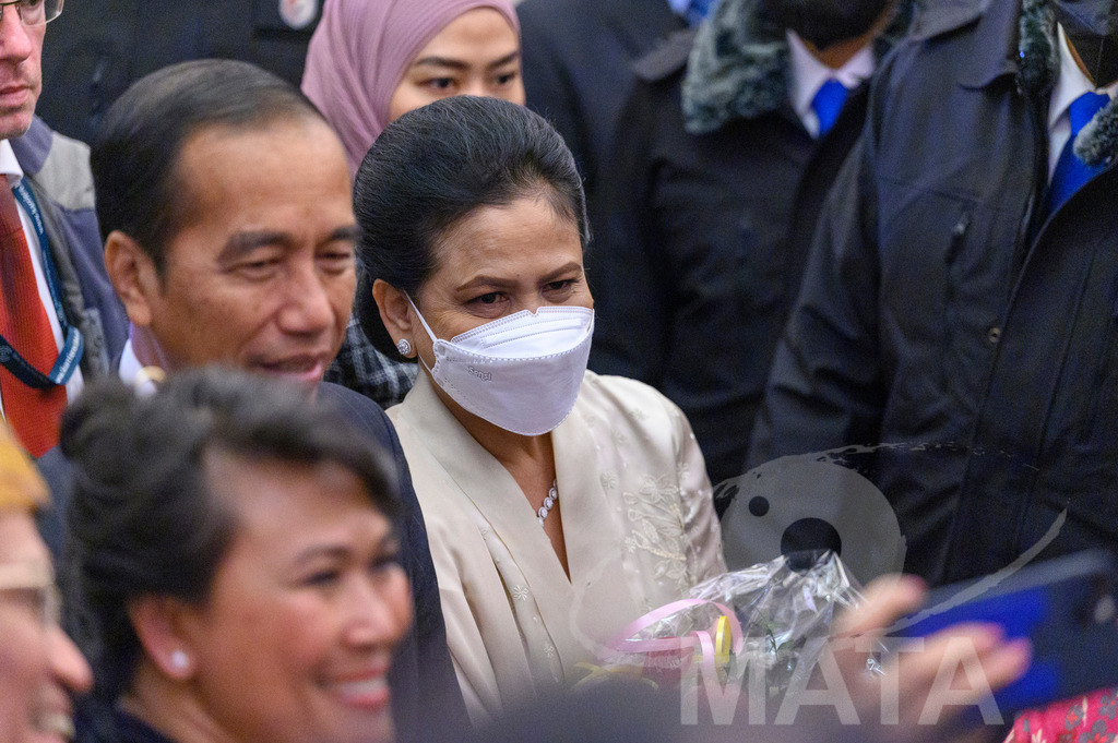 _DWA5492 | Welcoming Jokowi Widodo's arrival by the Indonesian people at Kastens Luisenhof Hotel in the context of the opening of Hannover Messe with Indonesia as Country Partner. Hannover, 15.04.2023 - Realisiert mit Pictrs.com