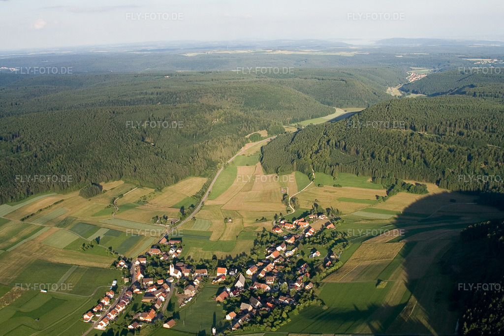 Luftbild: Ortsansicht von Nordwesten im Ortsteil Ippingen in Immendingen im Bundesland Baden-Württemberg in Deutschland. Foto: IMG_11373.jpg vom 04.07.2008 durch Werner Riehm/FLY-FOTO.de