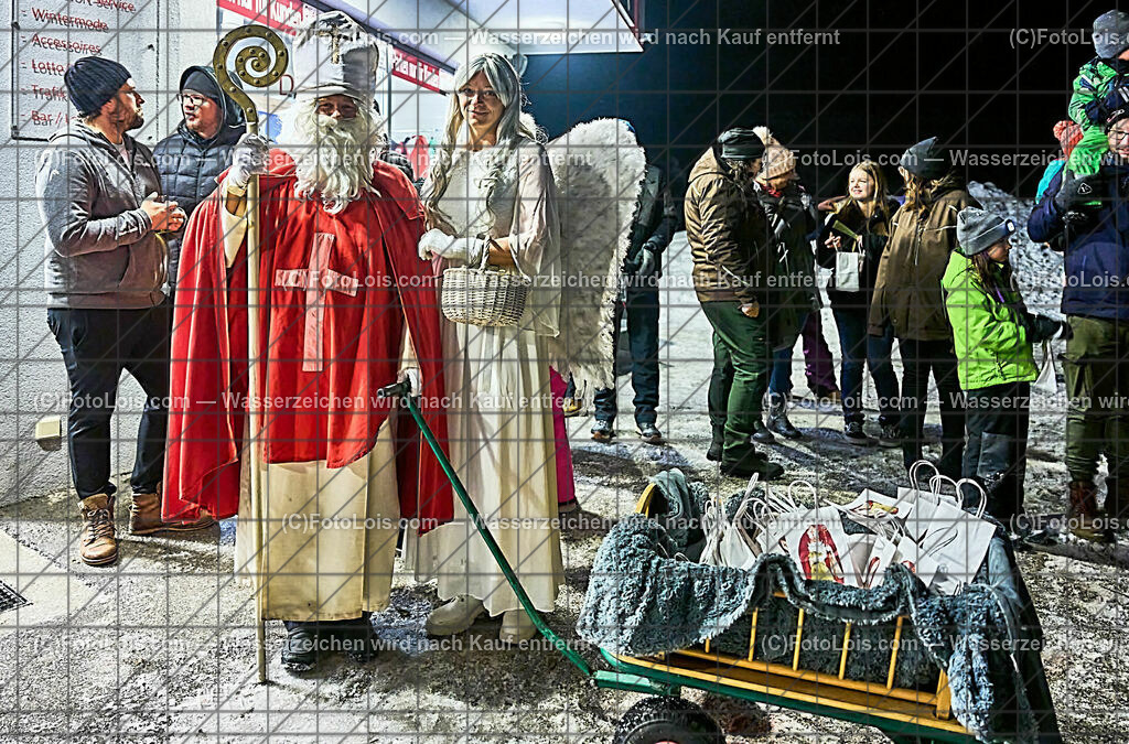 ALP5120_SKIVERLEIH-Nikolaus_Lackenhof | (C)FotoLois.com, Alois Spandl. SPORT2000-Nikolausempfang und Ötscherteufeln in Lackenhof im Skisportzentrum, Sa 9. Dez. 2023.