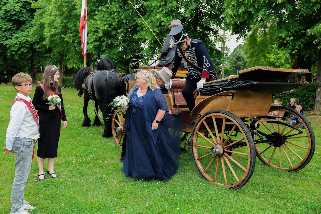 top-top.de-250601-079 | Foto, Video, Fotografie, Videografie, Fotobox, DJ, Discjockey, Musik, Musikbox, Veranstaltung, Photobooth, Amazon, Ebay, Buchtipp, Bestseller, Autor, Verlag, Buch, Wesel, Hamminkeln, NRW, Dinslaken, Rees, Drohne, Hochzeit, Party, Fotobox, Wesel, Fotograf