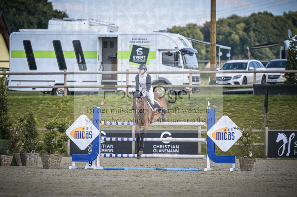 DOS_1328 | Entdecke hochwertige Reitturnierfotos von Foto Oger. Professionell, emotional und authentisch – jetzt Lieblingsmomente im Shop bestellen.Deutschlandweite Turnierfotografie. - Realisiert mit Pictrs.com