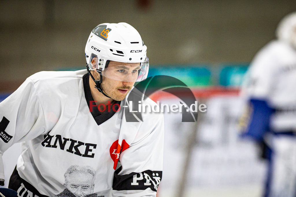 SC Forst NATURE BOYS gegen ESC Hassfurt HAWKS | Eishockey Landesliga Herren Playoffs 2024/25 - Spiel 2 von 4, SC Forst NATURE BOYS gegen ESC Hassfurt HAWKS, 20250222,Fabian DEIBLER (Nature Boyz 57) Portrait,2025-02-22 in Peißenberg (Eisstadion Peißenberg)Fabian DEIBLER (Nature Boyz 57)Copyright: WolfgangxLindner foto-lindner.de