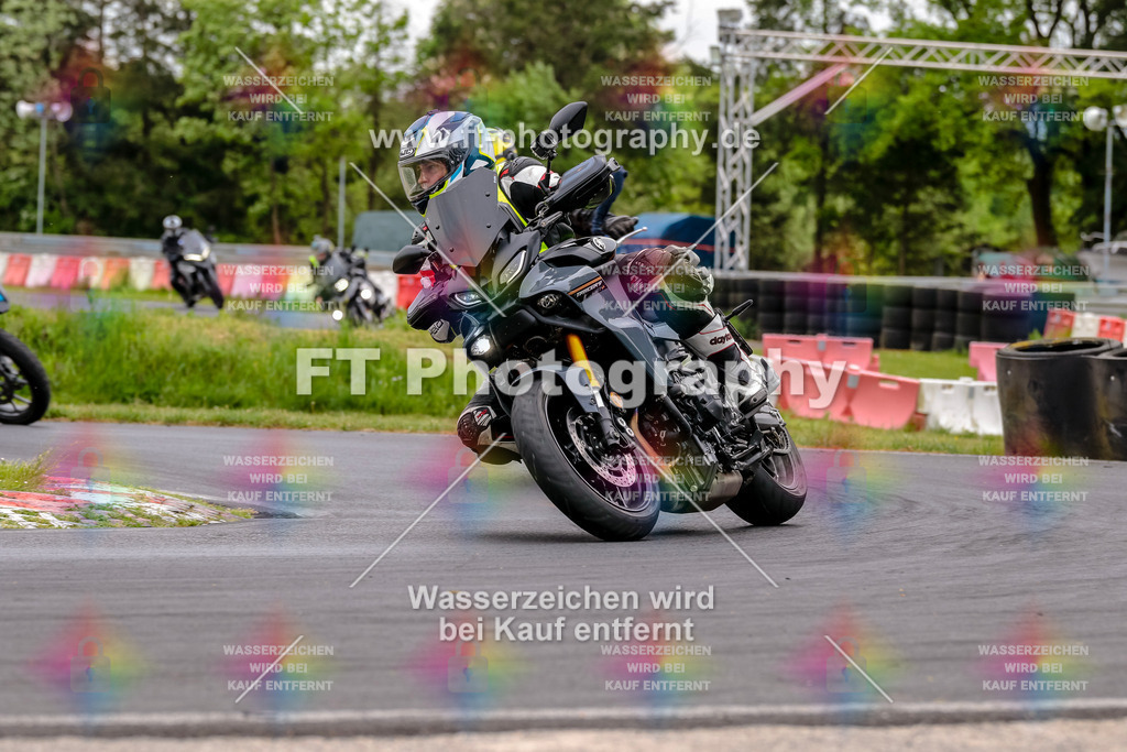 MotoTeamVBK-20525 | Hier findet Ihr Bilder von Touristenfahrten auf der Nürburgring Nordschleife oder von anderen Veranstaltungen die ich besucht habe. Viel Spass beim Durch Schauen 