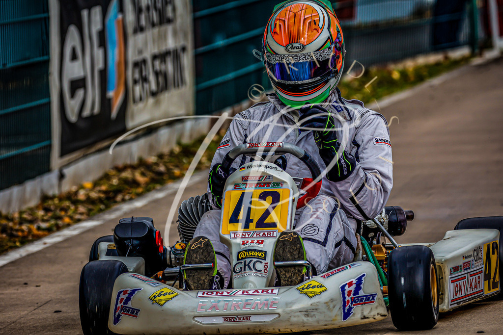609F3D9A-8F11-40A7-8FAC-D57AA73A100E | traudl_s_fotos