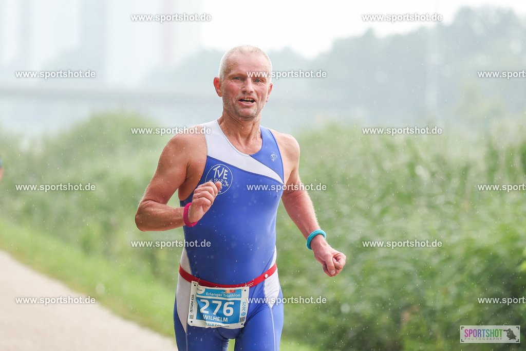LUR_1269 | 34. M-net Erlanger Triathlon 2025 #erlangertriathlon  #mnettriathlon2025 #mnettriathlon #team #olympischedistanz #mitteldistanz #triathlon #maindonaukanal  #erlangertriathlon2025 #yourpictrs #tv1848 #tv1848erlangen  #triathlonbayern #sportinerlangen #demsportverbunden #sportshot_your_pictrs Copyright: www.sportshot.de