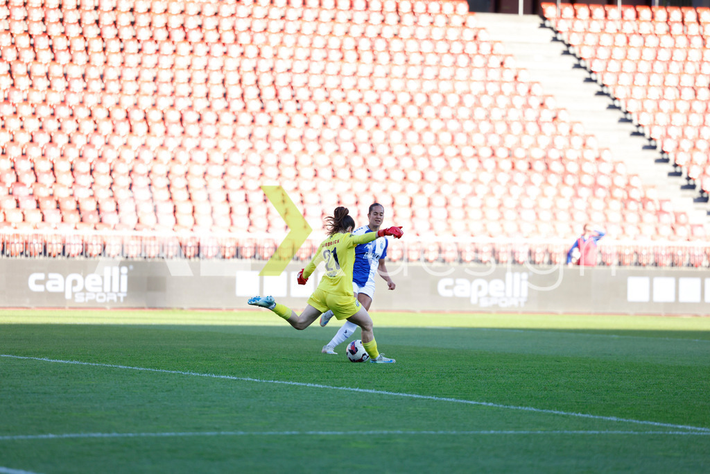 GC Zürich vs FC Zürich - AXA Women’s Super League Playoffs - Stadion Letzigrund | RIANA GMÜR of FC Zürich during the AXA Women’s Super League Playoffs quarter-final second leg between GC Zürich and FC Zürich at Stadion Letzigrund, Zurich, Switzerland. - Realisiert mit Pictrs.com