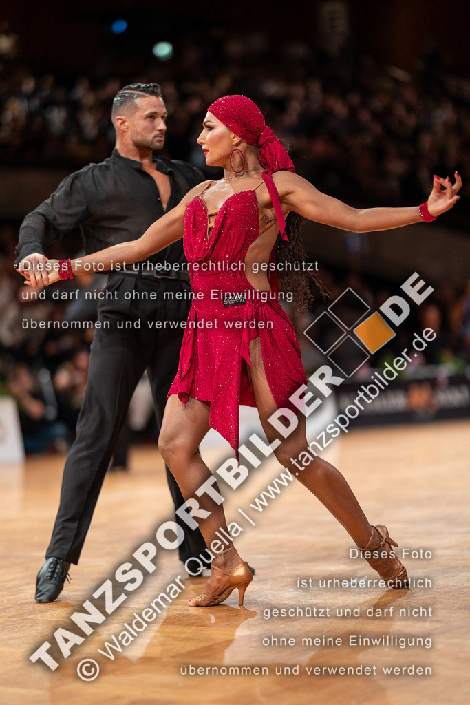 20230812-13167 | Hier finden Sie Tanz Bilder vom Latein und Standard Formationen tanzen. Sportbilder vom Tanzsport. Schöne Fotos und von Weltmeisterschaft, Europameisterschaft, Bundesliga, Regionalliga, Oberliga und Landesliga sowie von GOC Stuttgart, DanceComp, WM Bremen
