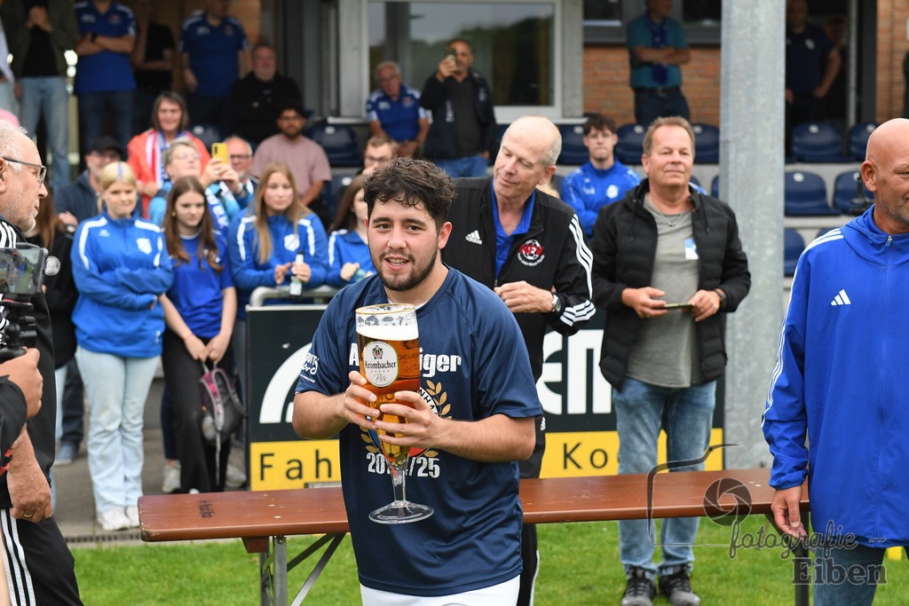 1. FC Nordenham-SV GOTANO | Kreispokal Finale Jade-Weser-Hunte 1. Mannschaften; 1.FC Nordenham (weiß)-SV GOTANO (blau) am 15.06.2025 in Rastede (Sportanlage Köttersweg), Photo: Philip Eiben 2025 - Realisiert mit Pictrs.com