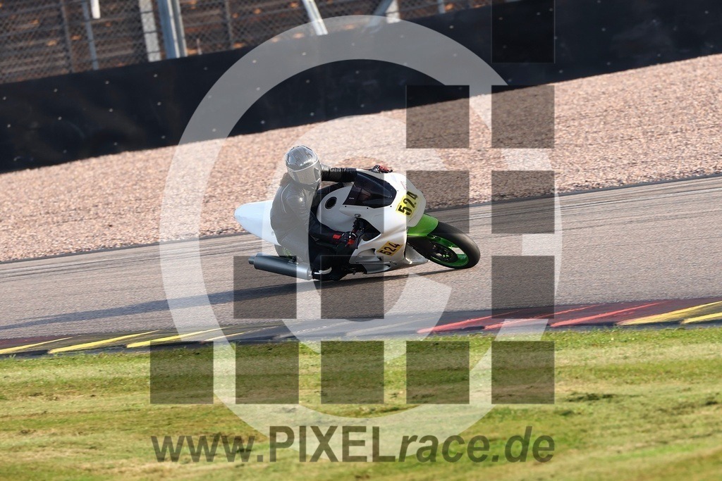 0524-20240923_10078 | Schöne Erinnerungen an spannende Momente - das festzuhalten ist unser Job. PIXELrace.de ist seit 2003 auf den Rennstrecken Europas unterwegs um die Action draußen beim Fahren und die wunderbare Stimmung imm Fahrerlager für euch einzufangen.