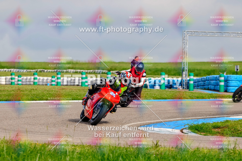 MotoTeam-8400 | Hier findet Ihr Bilder von Touristenfahrten auf der Nürburgring Nordschleife oder von anderen Veranstaltungen die ich besucht habe. Viel Spass beim Durch Schauen 