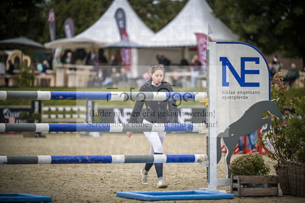 DOS_0076 | Entdecke hochwertige Reitturnierfotos von Foto Oger. Professionell, emotional und authentisch – jetzt Lieblingsmomente im Shop bestellen.Deutschlandweite Turnierfotografie. - Realisiert mit Pictrs.com