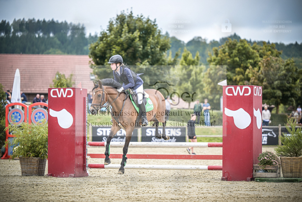 DOS_1131 | Entdecke hochwertige Reitturnierfotos von Foto Oger. Professionell, emotional und authentisch – jetzt Lieblingsmomente im Shop bestellen. - Realisiert mit Pictrs.com