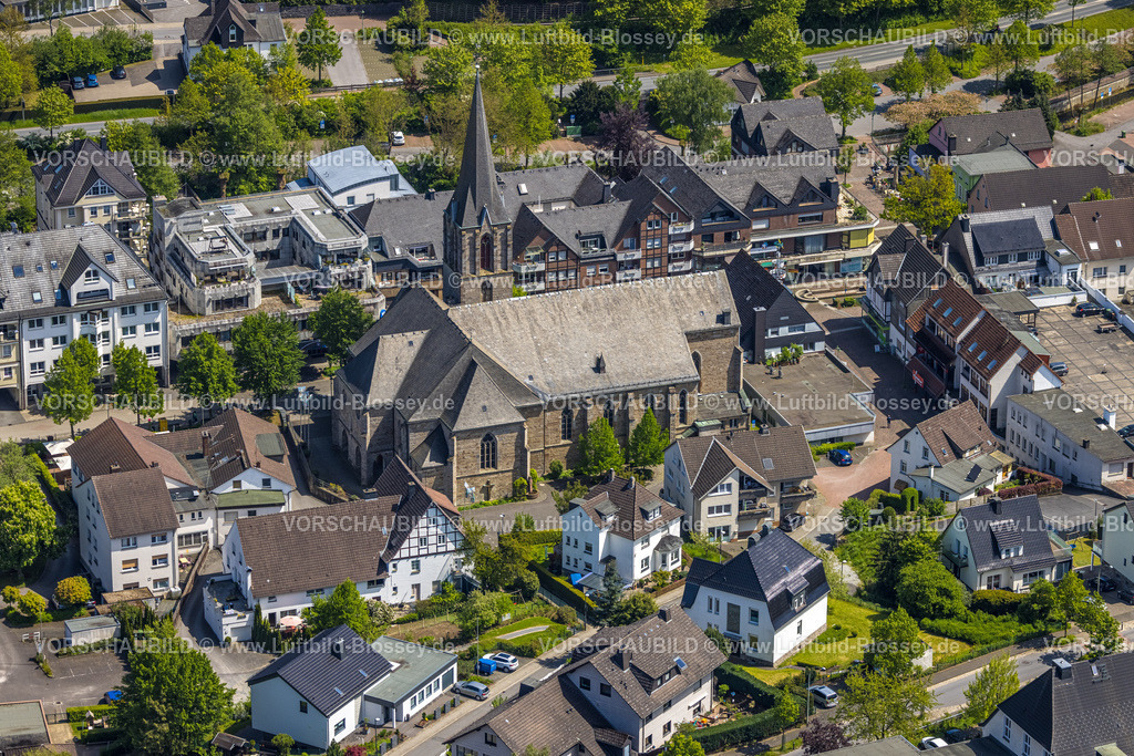 Sundern230505434 | Luftbild, St. Johannes Kirche, Sundern, Sundern, Sauerland, Nordrhein-Westfalen, Deutschland
