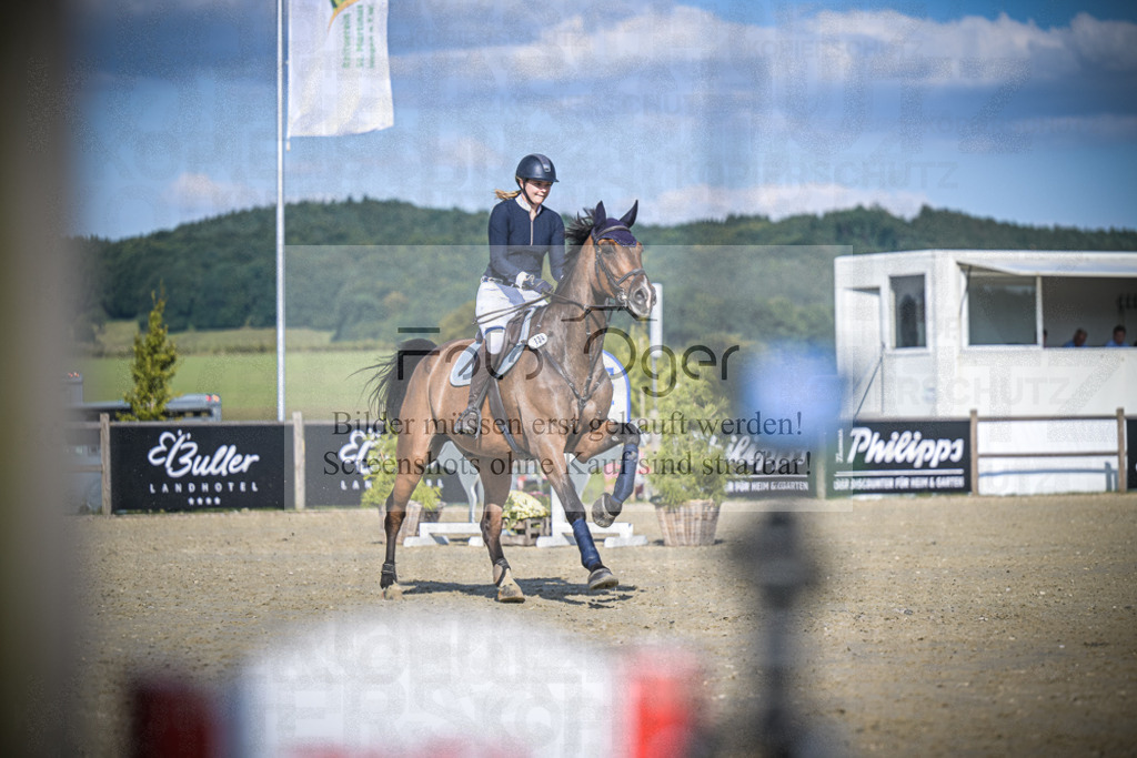 DOS_1600 | Entdecke hochwertige Reitturnierfotos von Foto Oger. Professionell, emotional und authentisch – jetzt Lieblingsmomente im Shop bestellen.Deutschlandweite Turnierfotografie. - Realisiert mit Pictrs.com