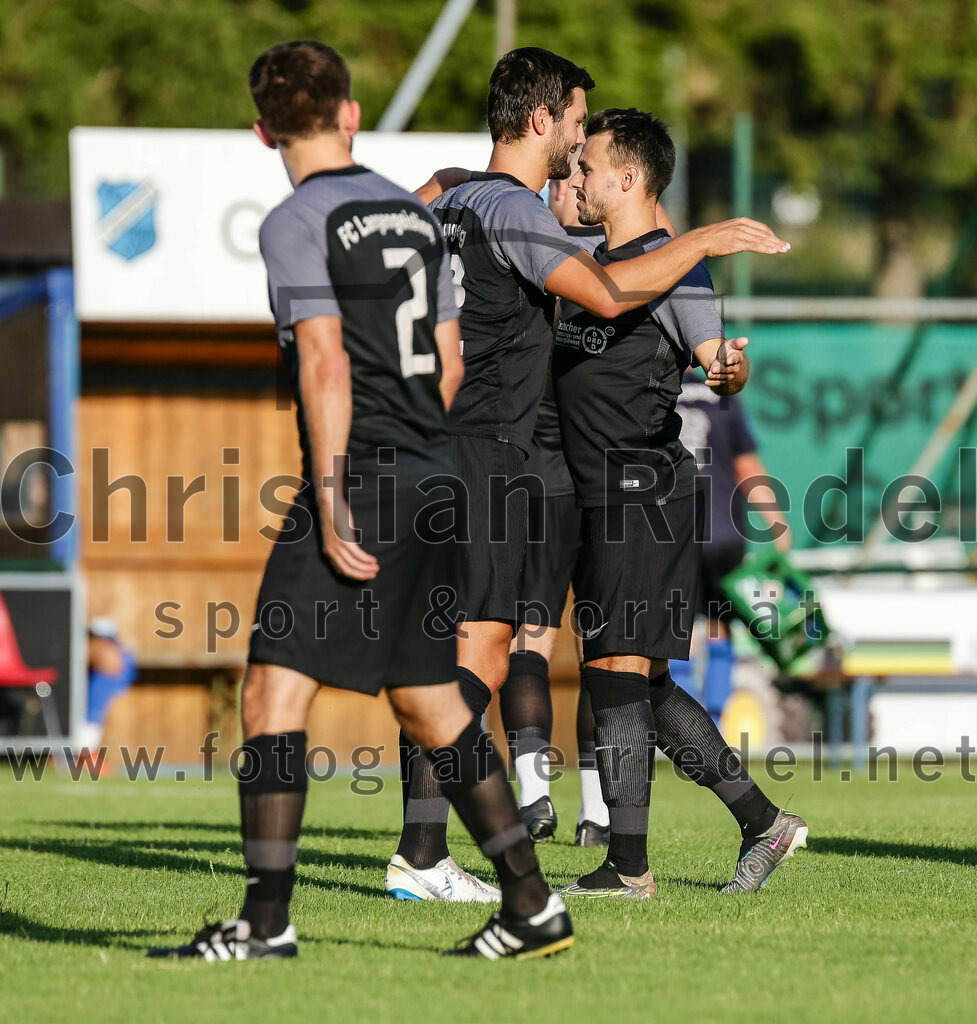 2023-07-14_018_FC_Langengeisling_gegen_FC_Velden-Eberspoint | Erding, Deutschland, 14.07.2023:
Fußball, Bezirksliga Oberbayern Ost 2023 / 2024, Testspiel, FC Langengeisling gegen FC Velden-Eberspoint, Endergebnis: 5:0

Kilian Stenzel (FC Langengeisling, #32), Maximilian Hintermaier (FC Langengeisling, #13)

Foto: Christian Riedel / fotografie-riedel.net