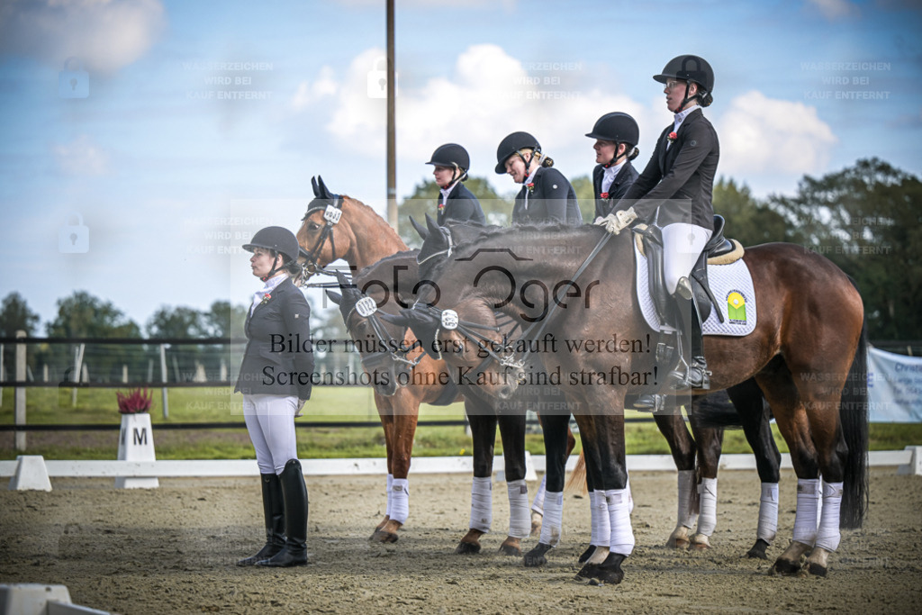 DOS_1277 | Entdecke hochwertige Reitturnierfotos von Foto Oger. Professionell, emotional und authentisch – jetzt Lieblingsmomente im Shop bestellen. - Realisiert mit Pictrs.com