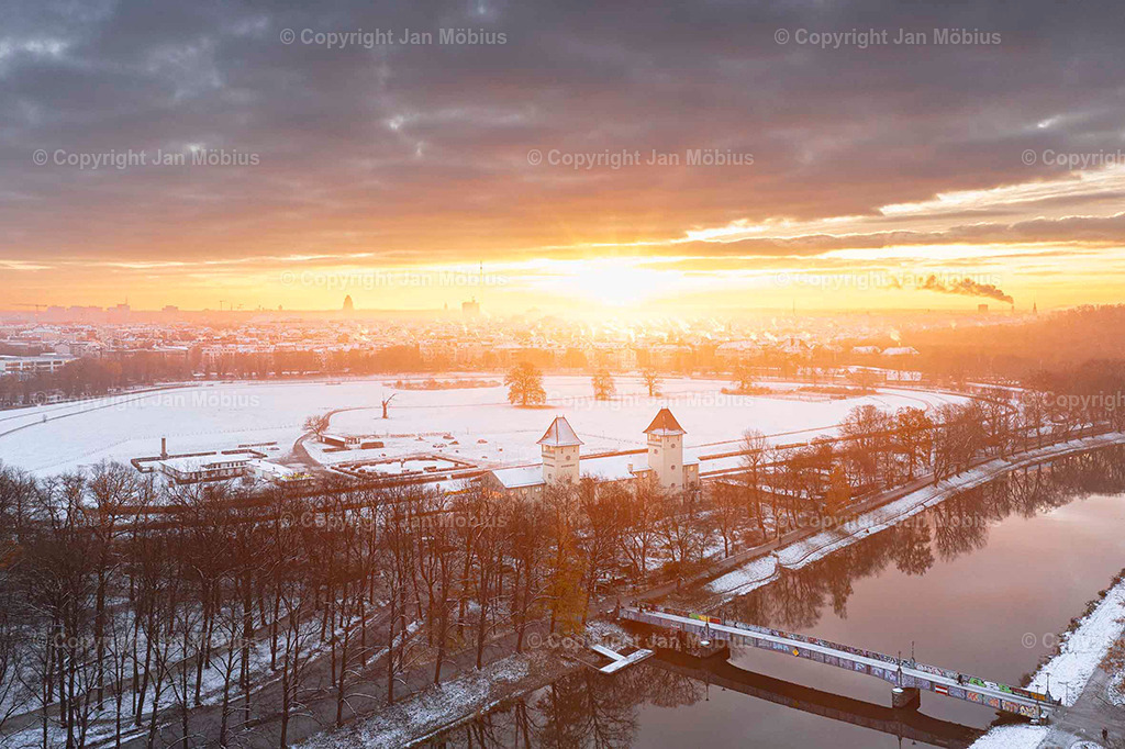 PANO0001 | Leipzig Wandbilder Drucke Prints Leinwand Stadtmotive Leipzig Fotosdruck Kunstdrucke Bilder Leipzig Stadtansichten Acrylglasbilder Leipzig Wanddeko Fine Art Prints Wandbilder Büro Leipzig Bilder Praxis Zuhause Bilderdruck Poster Posterlounge Kunstdrucke - Realisiert mit Pictrs.com