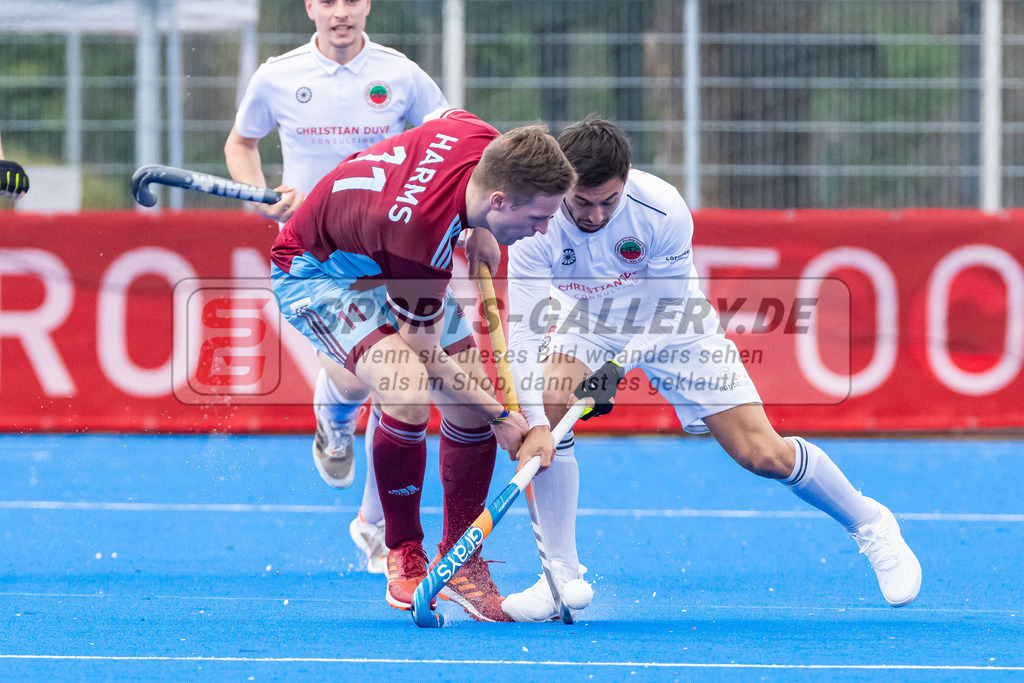 HK_20230415_106880-2 | 1. Bundesliga Herren Crefelder HTC - UHC Hamburg am 14.4.2023 Crefelder HTC, Krefeld , Harms Leopold ( UHC Hamburg #11 ) , Martin Ignacio Ferreiro ( Crefelder HTC #18 )
