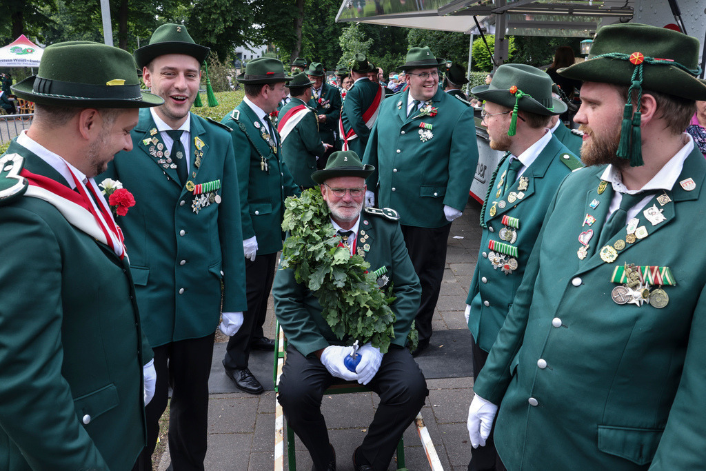 top-top.de 240601-099 | Foto, Video, Fotografie, Videografie, Fotobox, DJ, Discjockey, Musik, Musikbox, Veranstaltung, Photobooth, Amazon, Ebay, Buchtipp, Bestseller, Autor, Verlag, Buch, Wesel, Hamminkeln, NRW, Dinslaken, Rees, Drohne, Hochzeit, Party, Fotobox, Wesel, Fotograf