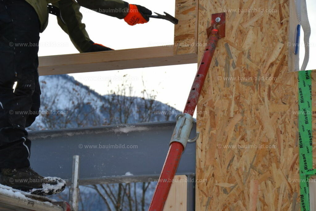 bib-lg09-holzbau-0096 | Nach LV-Leistungsgruppen sortierte Detailfotos über den Bau eines Hauses. Alle Hausbau-Bilder direkt vom Urheber und Autor der Website Haus-Selber-Bauen.com