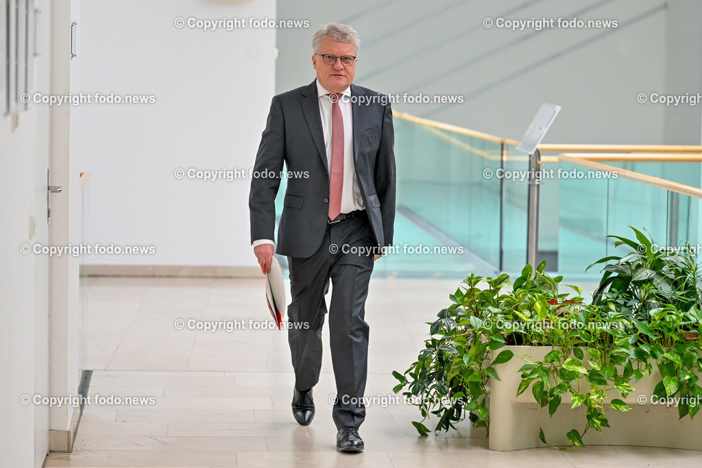 Klaus Luger (SP_ Bgm. der Stadt Linz)_ 10.03.2023-3 | 10.03.2023, Altes Rathaus, AUT, Buergermeister Klaus Luger, im Bild Klaus Luger (SP, Buergermeister der Stadt Linz) 