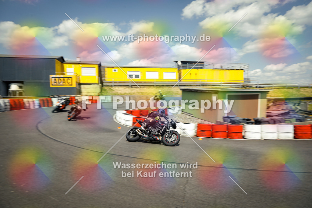 OBK_Mai_Volker_Adam-10887 | Hier findet Ihr Bilder von Touristenfahrten auf der Nürburgring Nordschleife oder von anderen Veranstaltungen die ich besucht habe. Viel Spass beim Durch Schauen 
