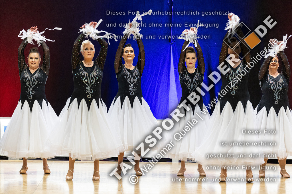 20240113-00158 | Hier finden Sie Tanz Bilder vom Latein und Standard Formationen tanzen. Sportbilder vom Tanzsport. Schöne Fotos und von Weltmeisterschaft, Europameisterschaft, Bundesliga, Regionalliga, Oberliga und Landesliga sowie von GOC Stuttgart, DanceComp, WM Bremen