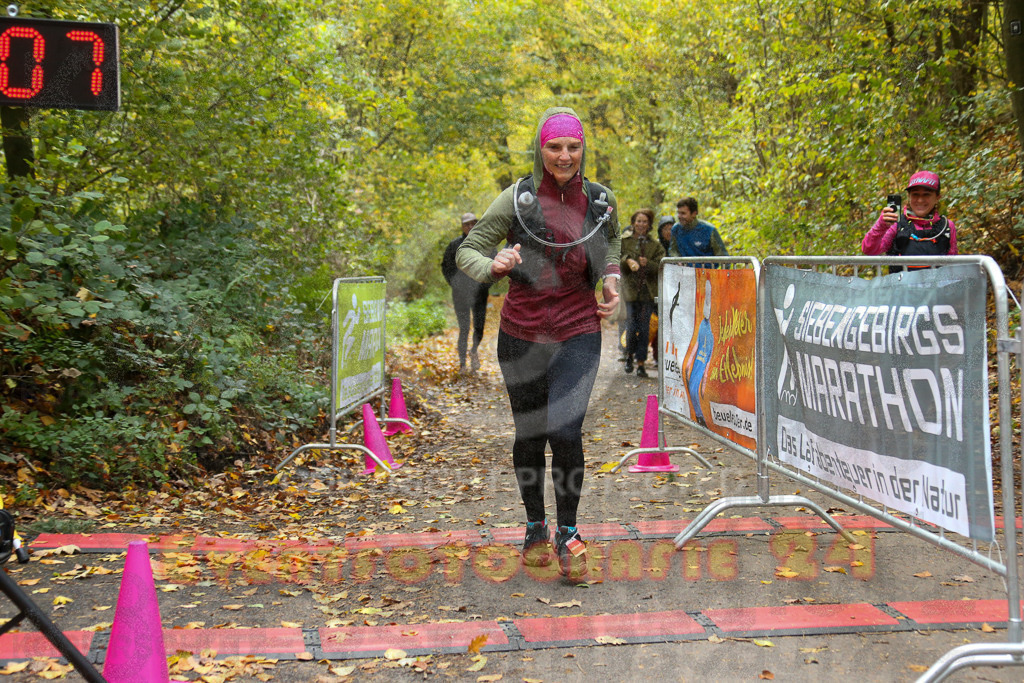 251026_1354_EX1_4040 | Sportfotografie im Rhein-Sieg Kreis, Köln, Bonn, NRW, Rheinland Pfalz, Hessen, etc. Unser Tätigkeitsfeld umfasst den Laufsport vom Volkslauf über den Marathon, Duathlon, Triathon bis zum Ultralauf wie Kölnpfad Ultra oder Schindertrail.