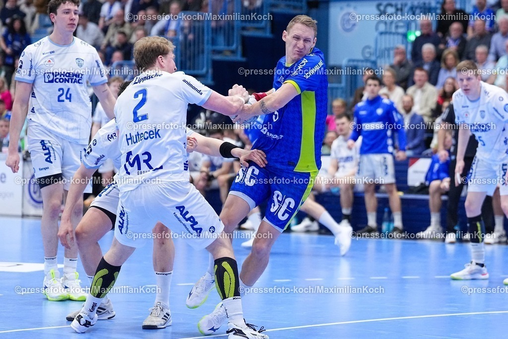 xYDRx05032601039 | 05.03.2026, xydrx, Handball, 1.HBL, VfL Gummersbach - TBV Lemgo Lippe, Schwalbe-Arena: Lukas Hutecek (TBV Lemgo Lippe #2) im Zweikampf gegen Tilen Kodrin (VfL Gummersbach #5)   Photo: xYannisxDreimannxPressefotoKochx