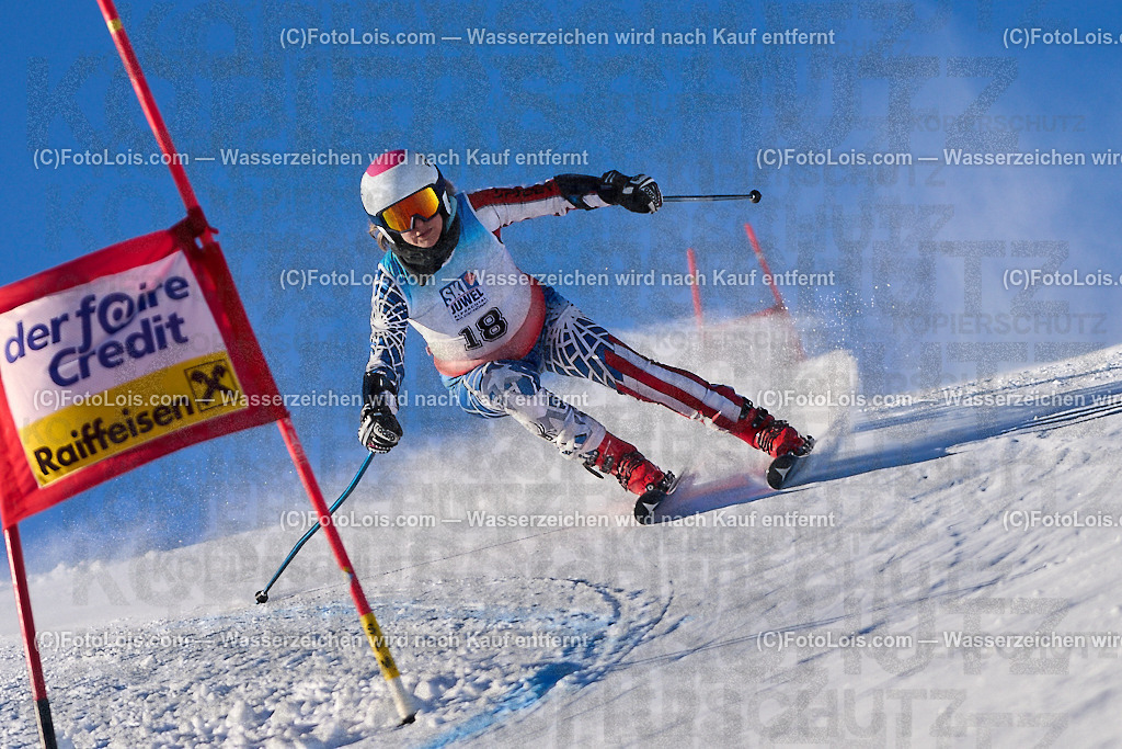 ALP3532_MASTERS-Cup_GS-C Damen_Staudinger Sabine | (C)FotoLois.com, Alois Spandl. FIS Masters-Cup Wildschönau, Giant Slalom auf der Piste Schatzberg GS, Siegerehrung auf dem Dorfplatz Niederau, Sa 13. Januar 2024.