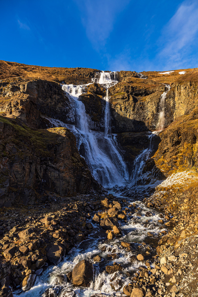 Blick auf den Wasserfall Rjúkandafoss im Osten von Island | Blick auf den Wasserfall Rjúkandafoss im Osten von Island.