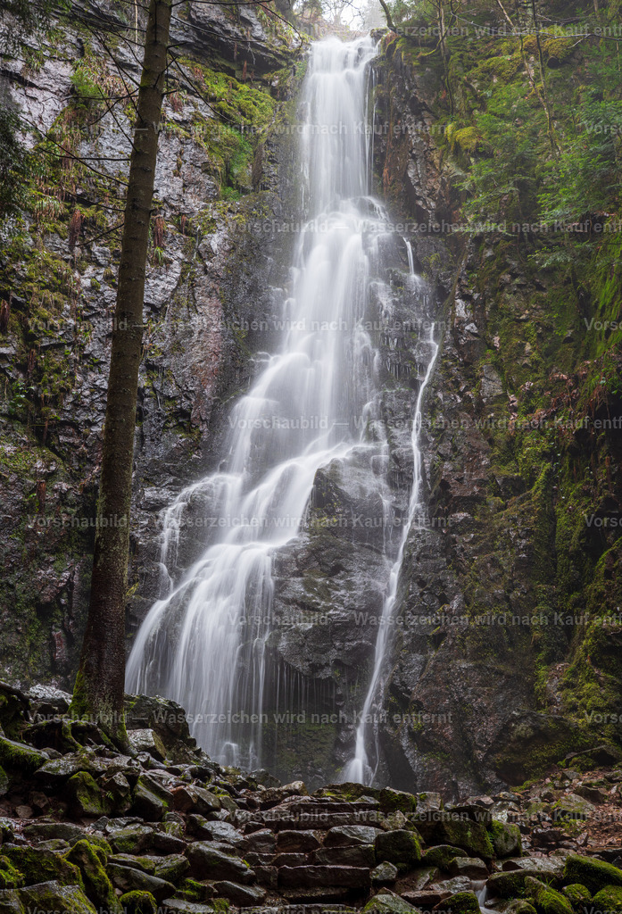 Burgbach Wasserfall | im Schwarzwald - Realisiert mit Pictrs.com