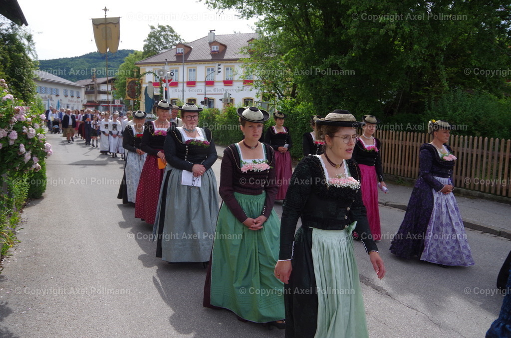 IMGP5498 | fotografiert von Axel PollmannLeonhardi Wallfahrt Benediktbeuern und Murnau, Fronleichnam, Fasching, Landschaft im Loisachtal und Benediktbeuern  - Realisiert mit Pictrs.com