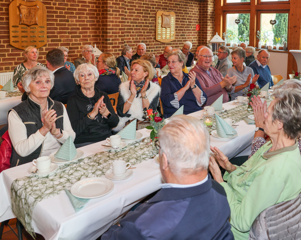 top-top.de-251112-010 | Foto, Video, Fotografie, Videografie, Fotobox, DJ, Discjockey, Musik, Musikbox, Veranstaltung, Photobooth, Amazon, Ebay, Buchtipp, Bestseller, Autor, Verlag, Buch, Wesel, Hamminkeln, NRW, Dinslaken, Rees, Drohne, Hochzeit, Party, Fotobox, Wesel, Fotograf