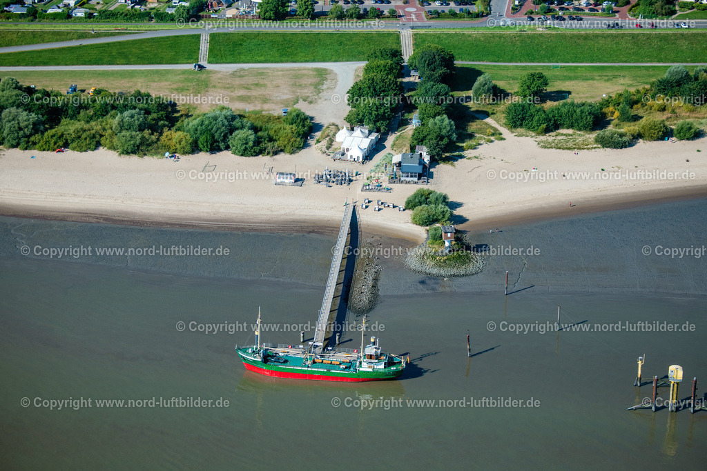 Krautsand_Musemsschiff_Gründiek_ELS_7247130822 | DROCHTERSEN 13.08.2022 Anleger auf Krautsand in Drochtersen mit dem Museumsschiff Gruendiek aus Stade im Bundesland Niedersachsen, Deutschland. // Pier on Krautsand in Drochtersen with the museum ship Gruendiek from Stade in the state Lower Saxony, Germany. Foto: Martin Elsen