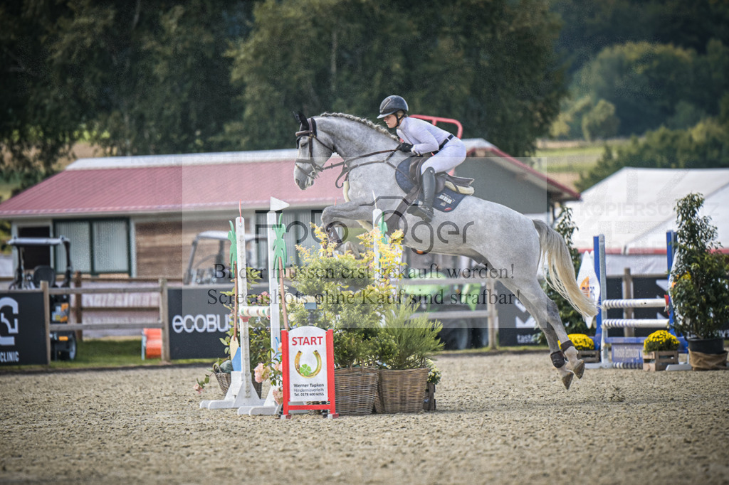 DOS_7693 | Entdecke hochwertige Reitturnierfotos von Foto Oger. Professionell, emotional und authentisch – jetzt Lieblingsmomente im Shop bestellen.Deutschlandweite Turnierfotografie. - Realisiert mit Pictrs.com