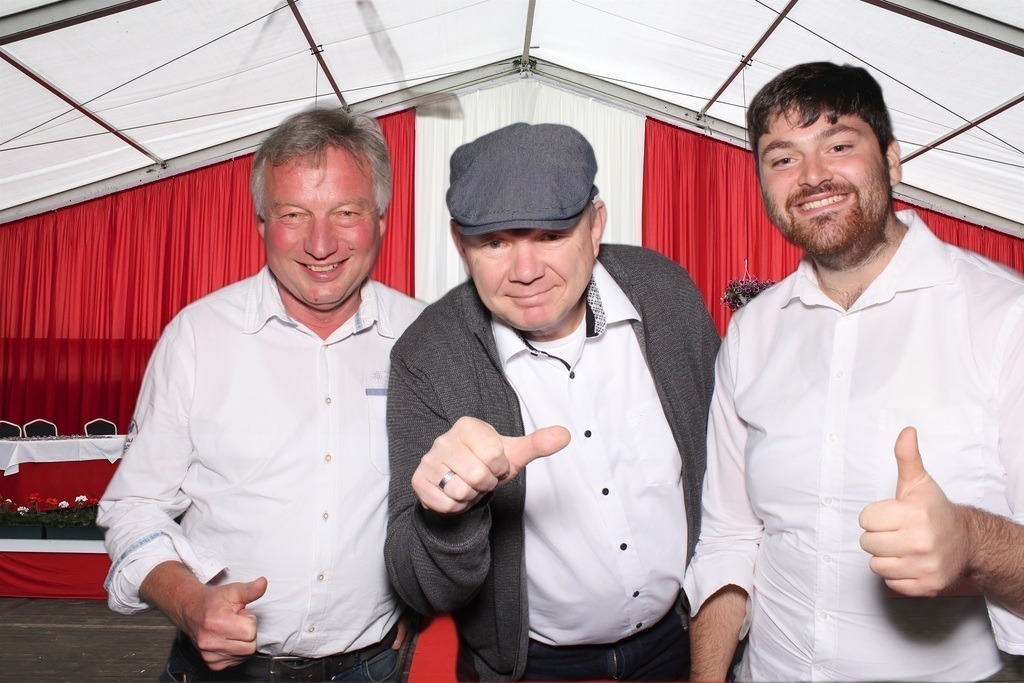 top-top.de 240928-106 | Foto, Video, Fotografie, Videografie, Fotobox, DJ, Discjockey, Musik, Musikbox, Veranstaltung, Photobooth, Amazon, Ebay, Buchtipp, Bestseller, Autor, Verlag, Buch, Wesel, Hamminkeln, NRW, Dinslaken, Rees, Drohne, Hochzeit, Party, Fotobox, Wesel, Fotograf