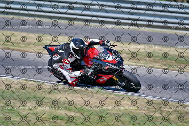 26bt04-0072 | markuskiefer.com - Realisiert mit Pictrs.com