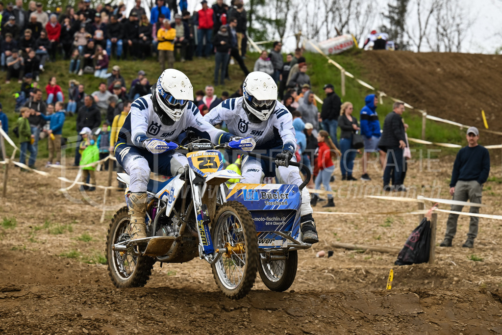 Motocross Schlatt bei Winterthur - 30. April 2023 | #23 Bueeler Markus / Bueeler Armin aus Oberarth (CH) auf WSP Husqvarna 450 in der Kategorie Seitenwagen am Motocross Schlatt bei Winterthur, 30. April 2023. 
Instagram: @mx_schlatt | @mc_wila | @sam_schweiz
Bild: Sportfotografie Markus Aeschimann | www.markus-aeschimann.ch - Realisiert mit Pictrs.com