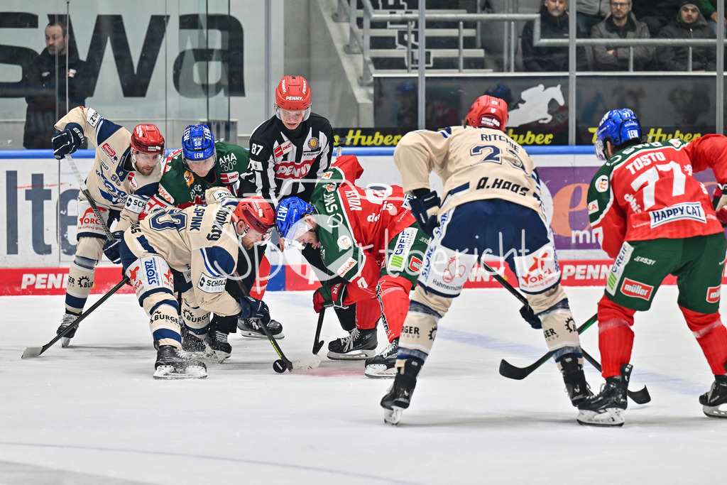 Augsburger Panther - Schwenninger Wild Wings | Bully zwischen Tylor SPINK (Schwenninger Wild Wings 90) und Justin VOLEK (Augsburger Panther #9) / Duell / ZWeikampf / DEL: Augsburger Panther - Schwenninger Wild Wings, Curt Frenzel Stadion am 02.02.2025