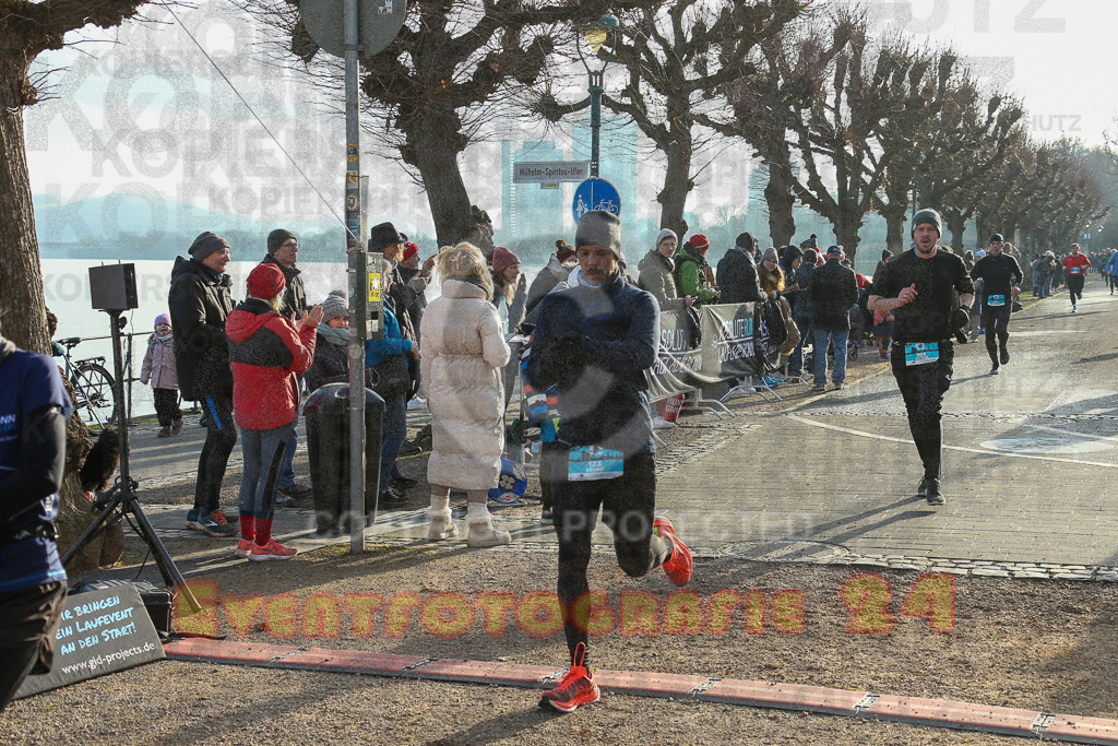 241231_1159_EX1_3300 | Sportfotografie im Rhein-Sieg Kreis, Köln, Bonn, NRW, Rheinland Pfalz, Hessen, etc. Unser Tätigkeitsfeld umfasst den Laufsport vom Volkslauf über den Marathon, Duathlon, Triathon bis zum Ultralauf wie Kölnpfad Ultra oder Schindertrail.