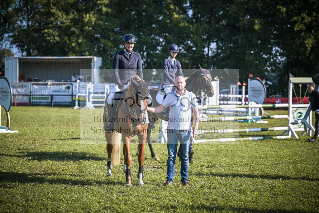 DOS_0077 | Entdecke hochwertige Reitturnierfotos von Foto Oger. Professionell, emotional und authentisch – jetzt Lieblingsmomente im Shop bestellen.Deutschlandweite Turnierfotografie. - Realisiert mit Pictrs.com