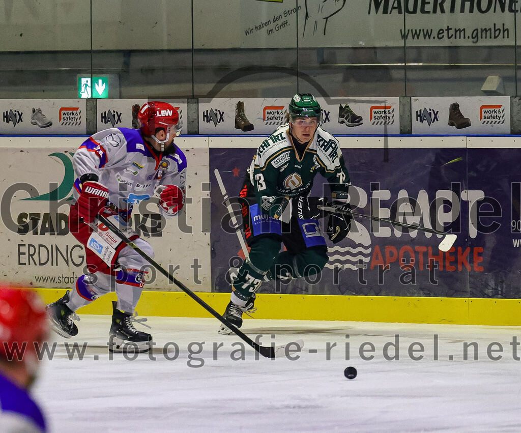 2025-11-30_131_TSV_Erding_gegen_EC_Peiting | Erding, Deutschland, 30.11.2025:Eishockey, Oberliga Süd 2025 / 2026, 22. Spieltag, TSV Erding gegen EC Peiting, Endergebnis: 5:1Foto: Christian Riedel / fotografie-riedel.net