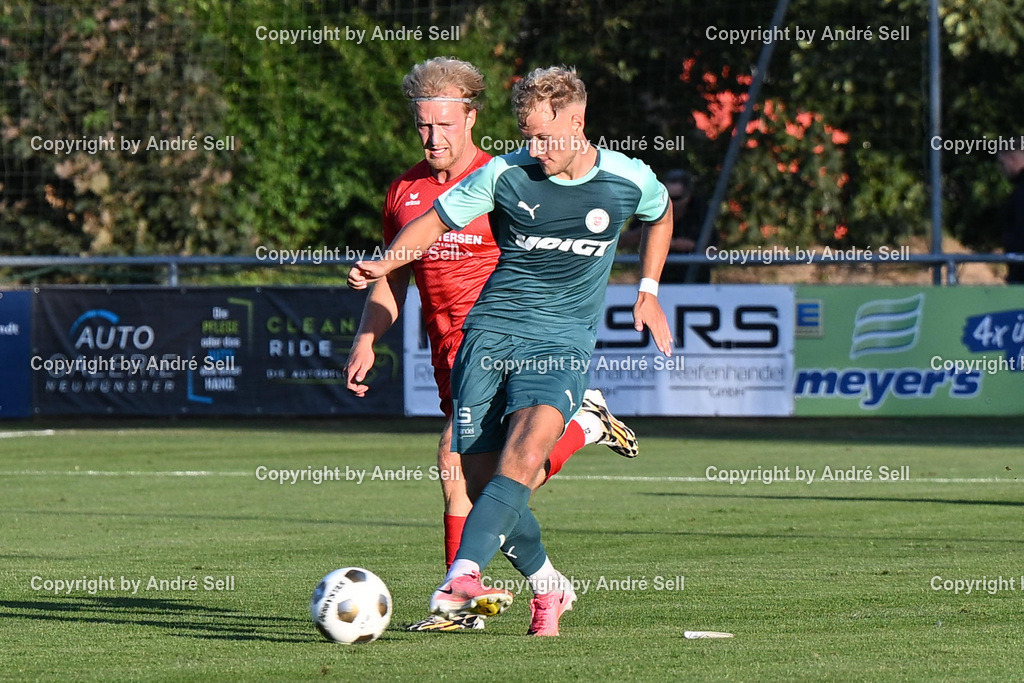 PSV Neumünster vs TSB Flensburg | Youri von der Mehden (PSV #10) vs Cosmo Nitsch (TSB #3) / Fußball-Oberliga Männer 2026/2027 / PSV Neumünster vs TSB Flensburg / PSV Stadion Platz A / Neumünster / 07.08.26 - Realisiert mit Pictrs.com