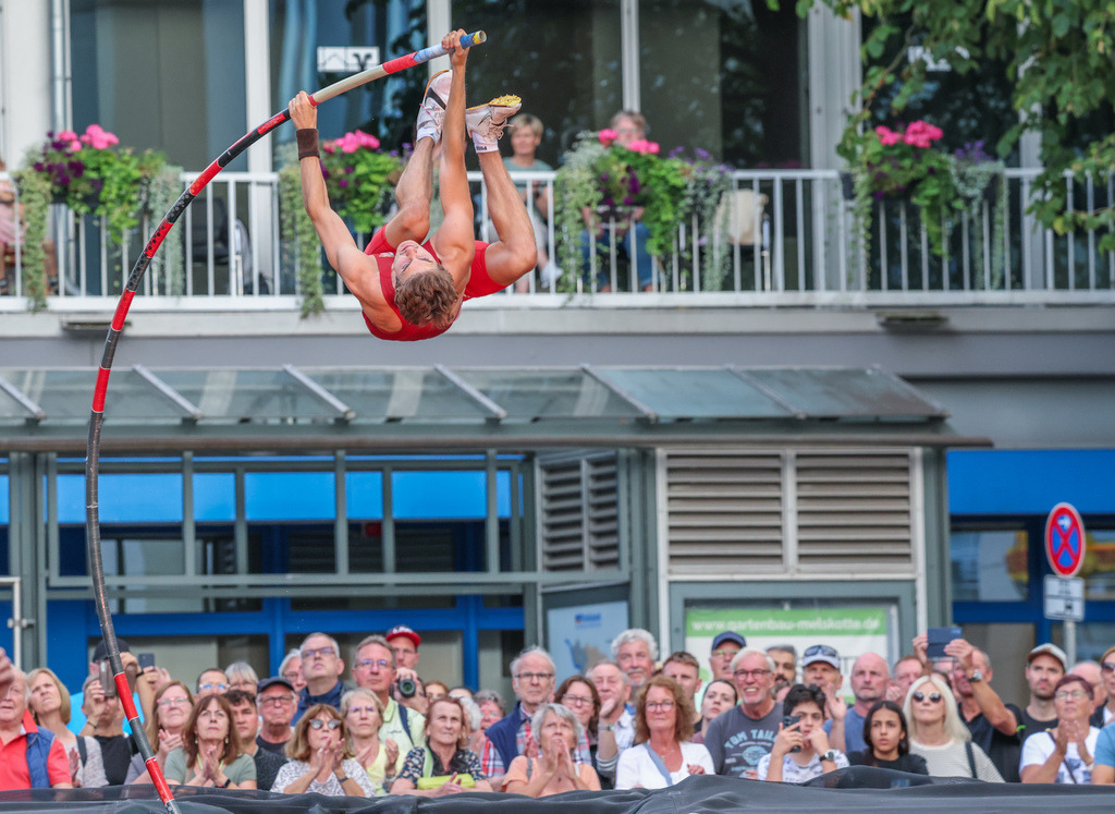 top-top.de-250828-254 | Foto, Video, Fotografie, Videografie, Fotobox, DJ, Discjockey, Musik, Musikbox, Veranstaltung, Photobooth, Amazon, Ebay, Buchtipp, Bestseller, Autor, Verlag, Buch, Wesel, Hamminkeln, NRW, Dinslaken, Rees, Drohne, Hochzeit, Party, Fotobox, Wesel, Fotograf