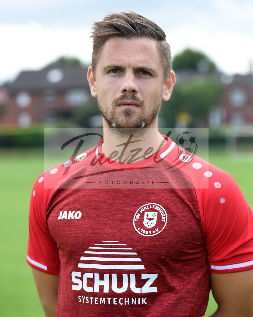 TEAWAL20200823_0027 | Fussball, Herren:   bei der bei der Team Presentation vom TSV Wallenhorst auf der Sportanlage an der Kaisereiche am 23.08.2020 in Wallenhorst, Deutschland. - Realisiert mit Pictrs.com