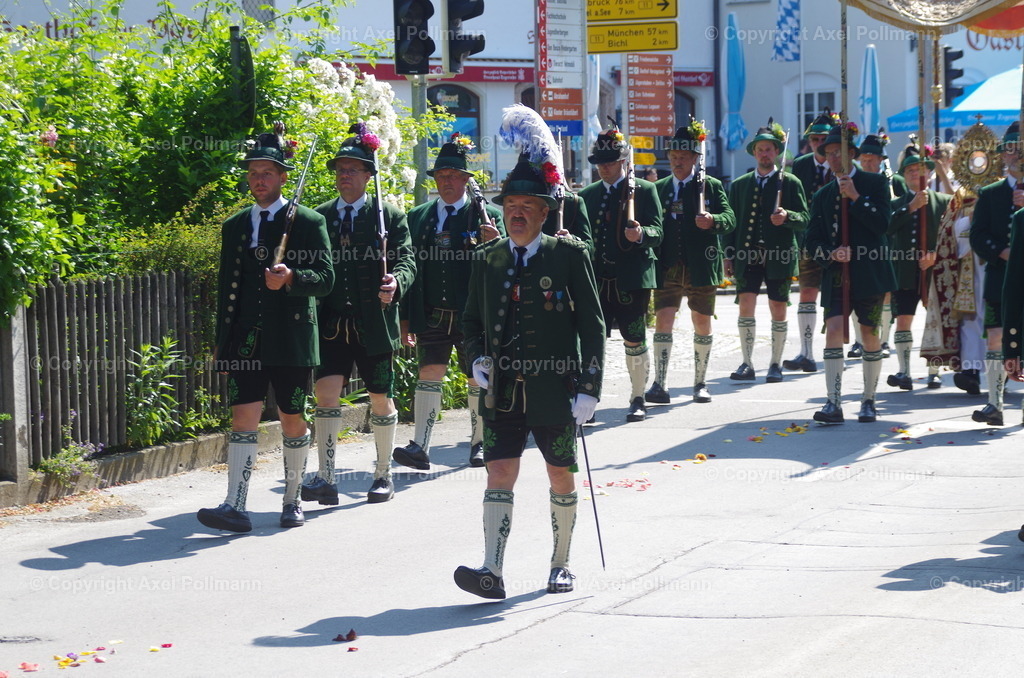 IMGP4169 | fotografiert von Axel PollmannLeonhardi Wallfahrt Benediktbeuern und Murnau, Fronleichnam, Fasching, Landschaft im Loisachtal und Benediktbeuern  - Realisiert mit Pictrs.com