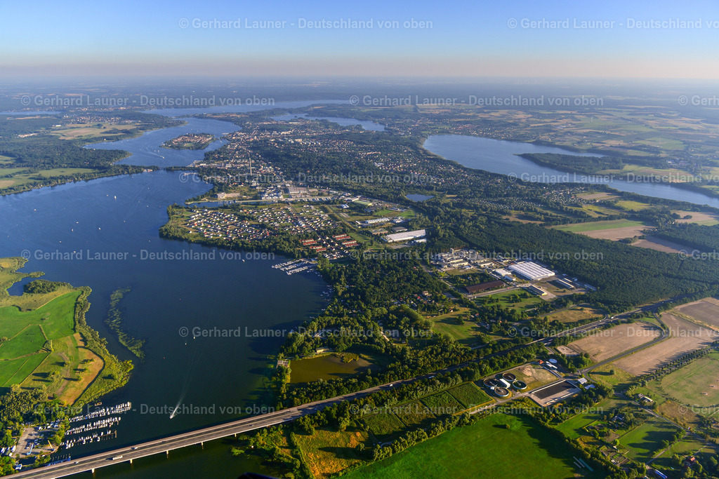 3638493 | WERDER (HAVEL) 25.08.2016 Gesamtübersicht und Stadtgebiet mit Außenbezirken und Innenstadtbereich in Werder (Havel) im Bundesland Brandenburg, Deutschland. // City area with outside districts and inner city area in Werder (Havel) in the state Brandenburg, Germany. Foto: Gerhard Launer