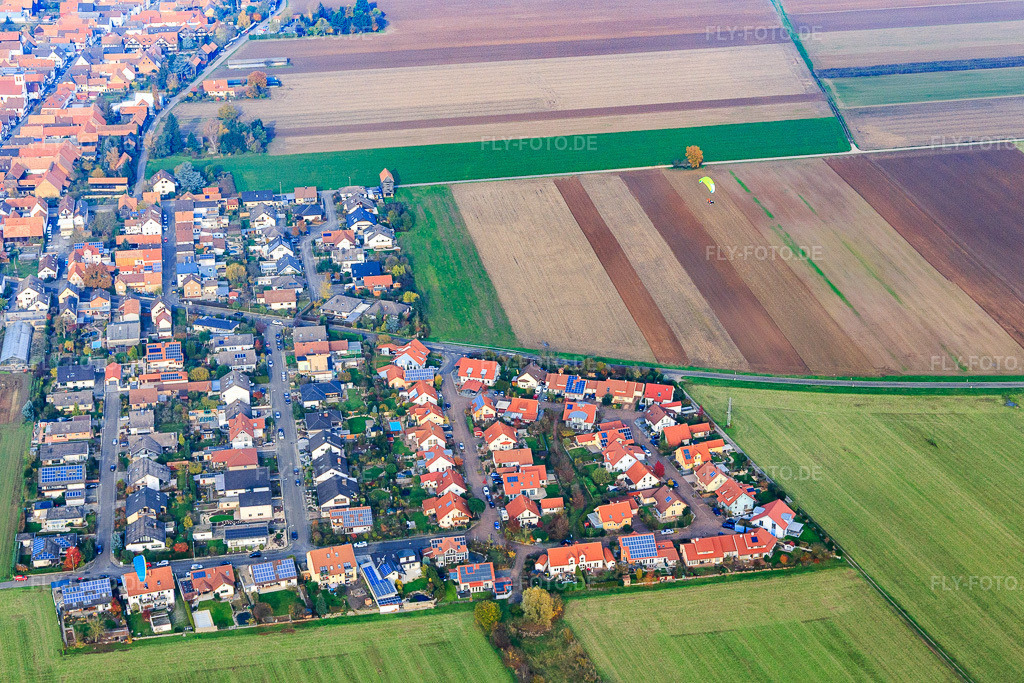 Luftbild: Im Bannholz und Ringstr im Ortsteil Hayna in Herxheim im Bundesland Rheinland-Pfalz in Deutschland. Foto: IMG_119792.jpg vom 24.11.2019 durch Werner Riehm/FLY-FOTO.de