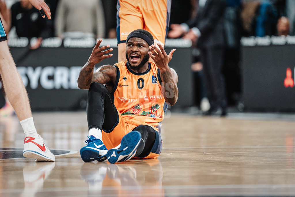 Basketball | Männer | Saison 2025/2026 | easyCredit Basketball Bundesliga | 13. Spieltag | Veolia Towers Hamburg vs. Rostock Seawolves | 22.04.2026 | TJ Crockett Jr. (#0, Rostock Seawolves) beschwert sich
